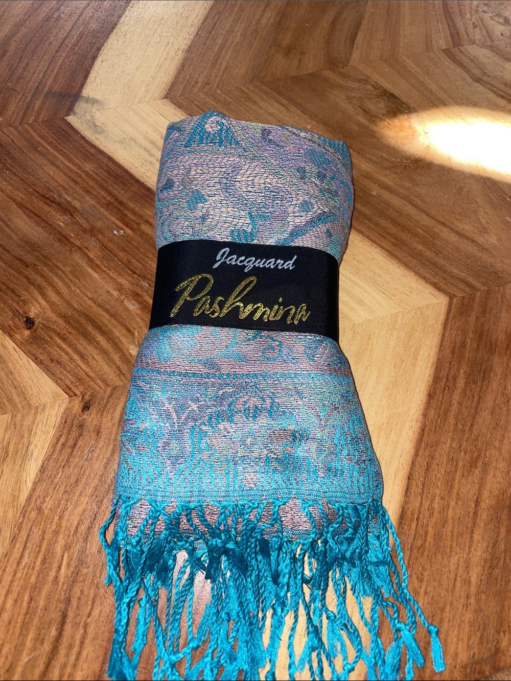 Pashmina ~~Elegant Teal Paisley Fringe Shawl - Versatile Women's Wrap - Picture 4 of 6